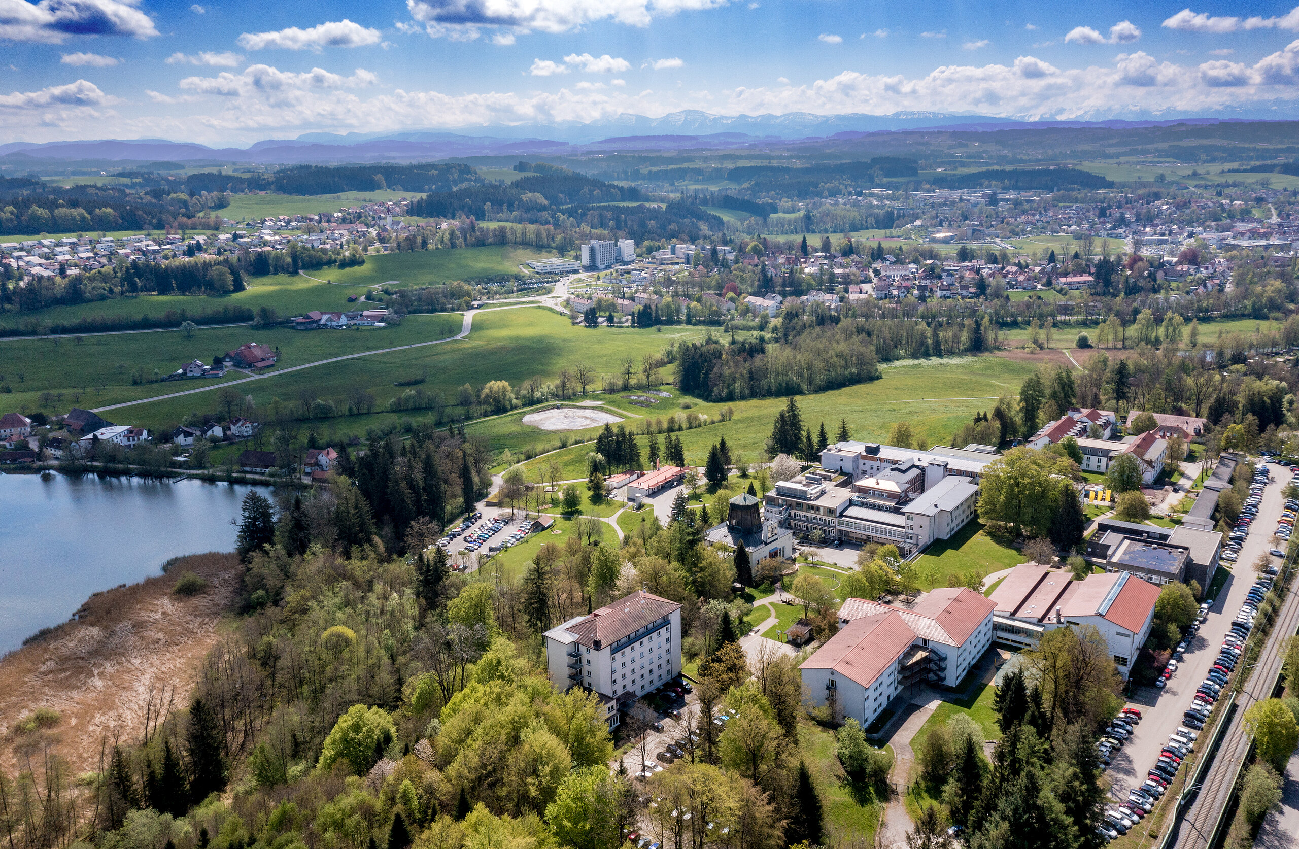 Fachkliniken Wangen Luftaufnahme Luftaufnahme der Fachkliniken Wangen im Monat Mai